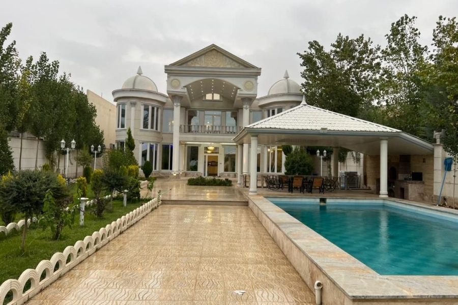 Four-Bedroom Villa with Heated Pool for Rent in Negarestan, Mohammadshahr