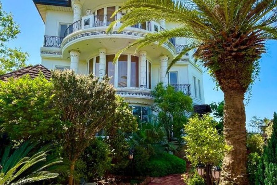 Three-Bedroom Triplex Villa with Heated Pool for Rent – Yasmin, Noor
