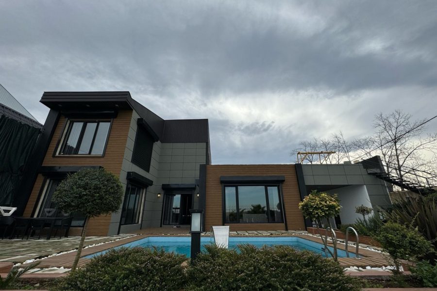 Three-Bedroom Beachfront Villa with Heated Pool for Rent – Kaj 1, Bandar Anzali