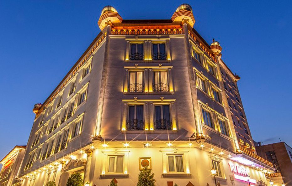 Taj Mahal Hotel