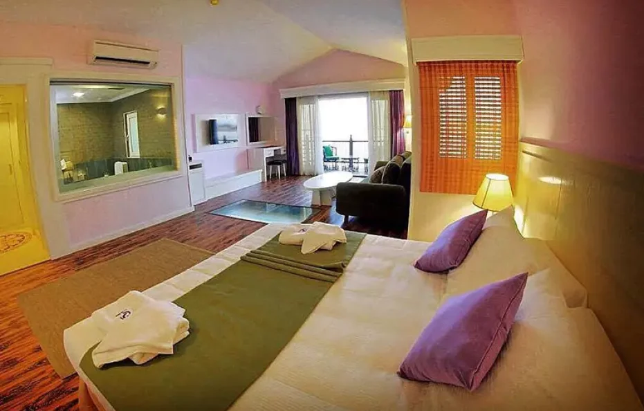 Toranj Hotel Kish