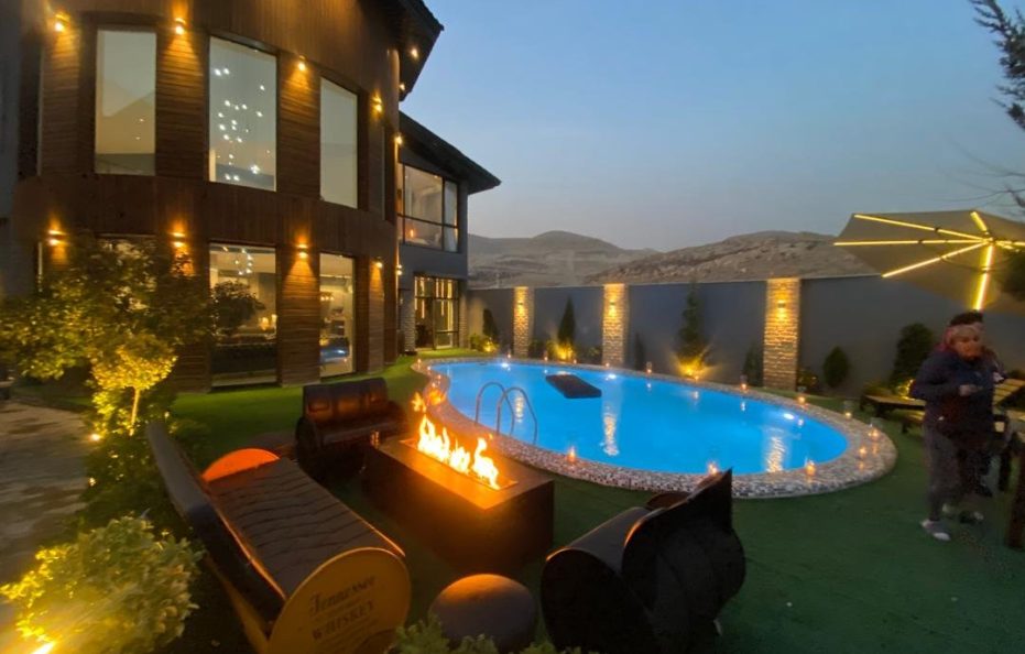 As Plus Mansion, Rudehen