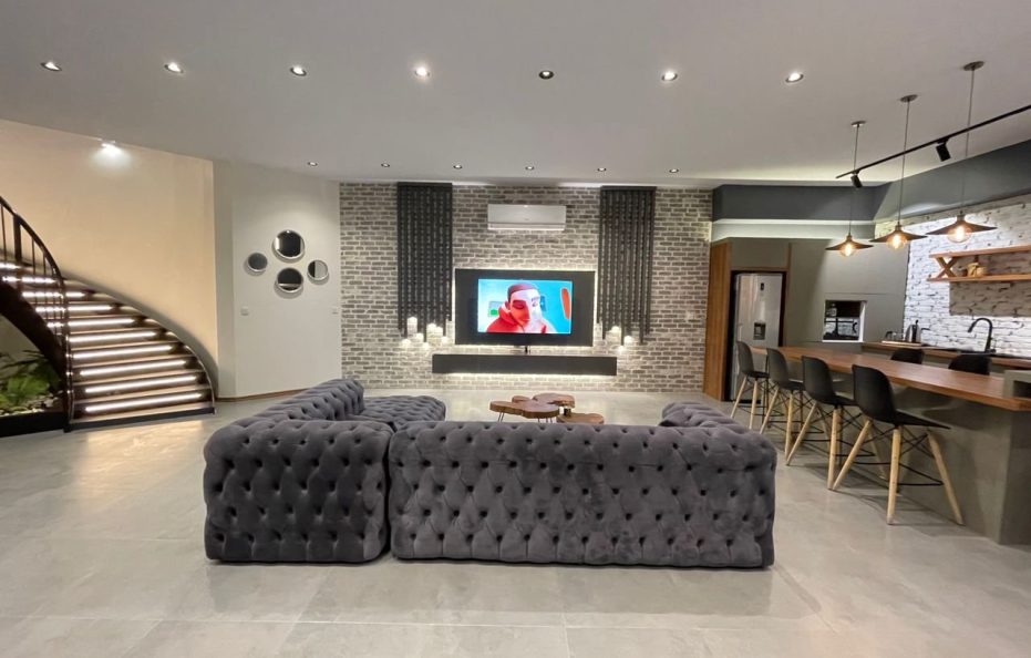 As Plus Mansion, Rudehen