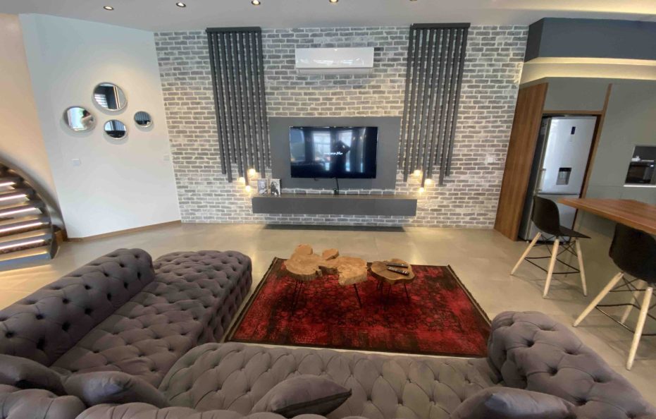 As Plus Mansion, Rudehen