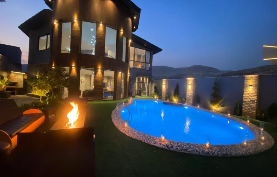 As Plus Mansion, Rudehen