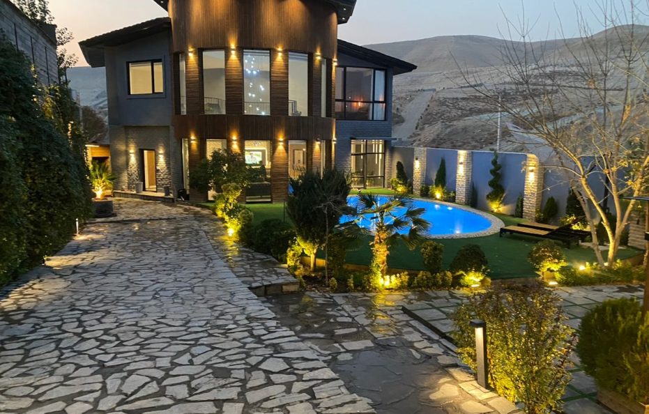 As Plus Mansion, Rudehen
