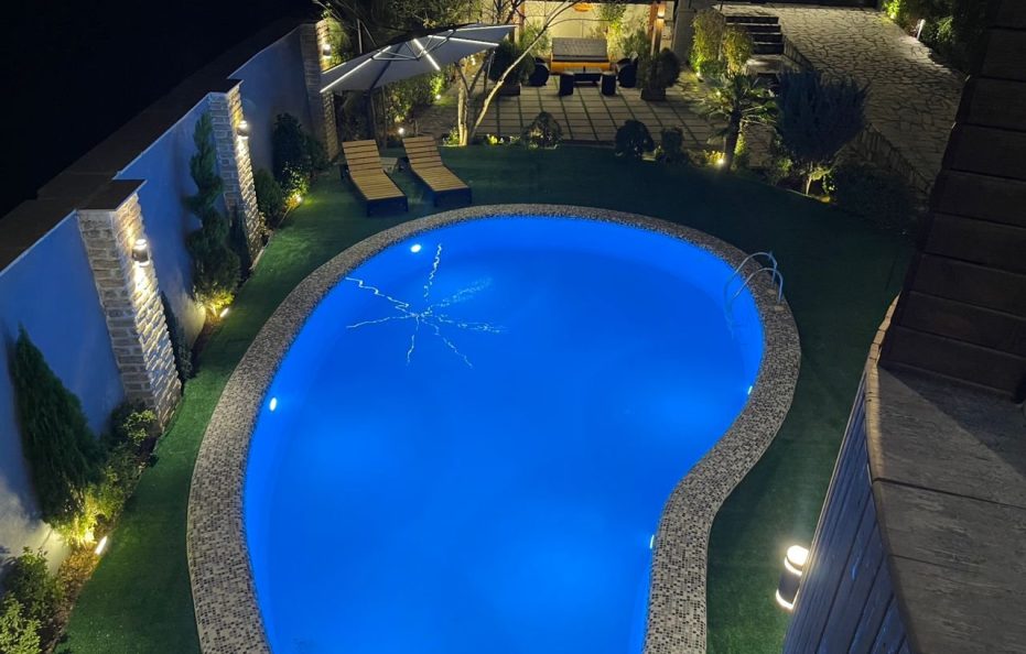 As Plus Mansion, Rudehen