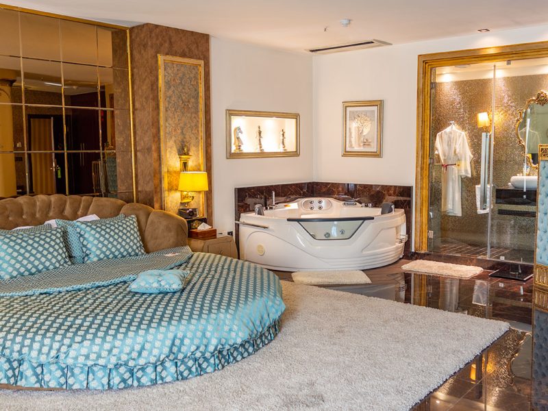 Senator Suite