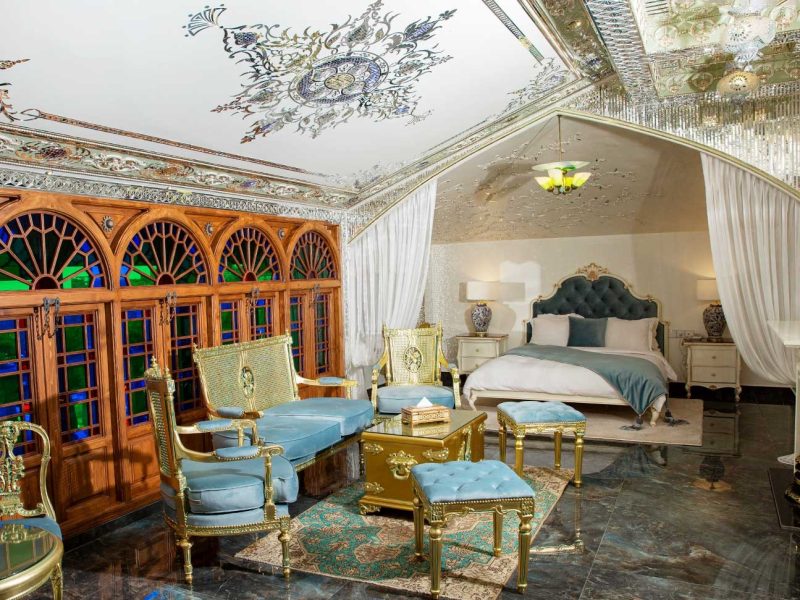 Royal Mirror Suite